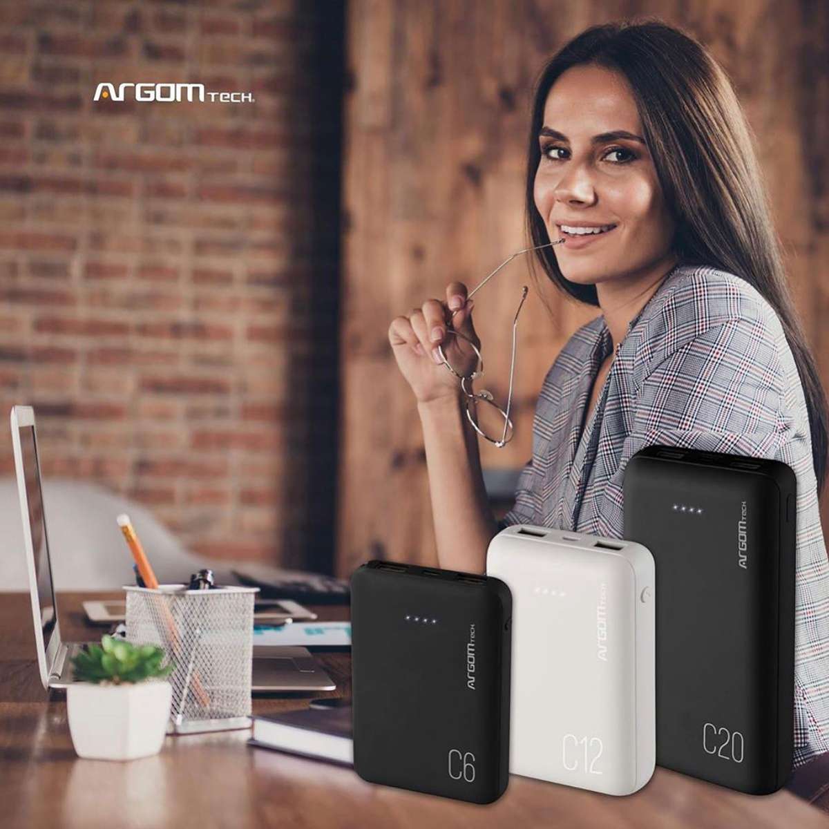 Cargador Portátil Argomtech C20 20000 MAh - 2 Puertos 2.1A-2A Negro